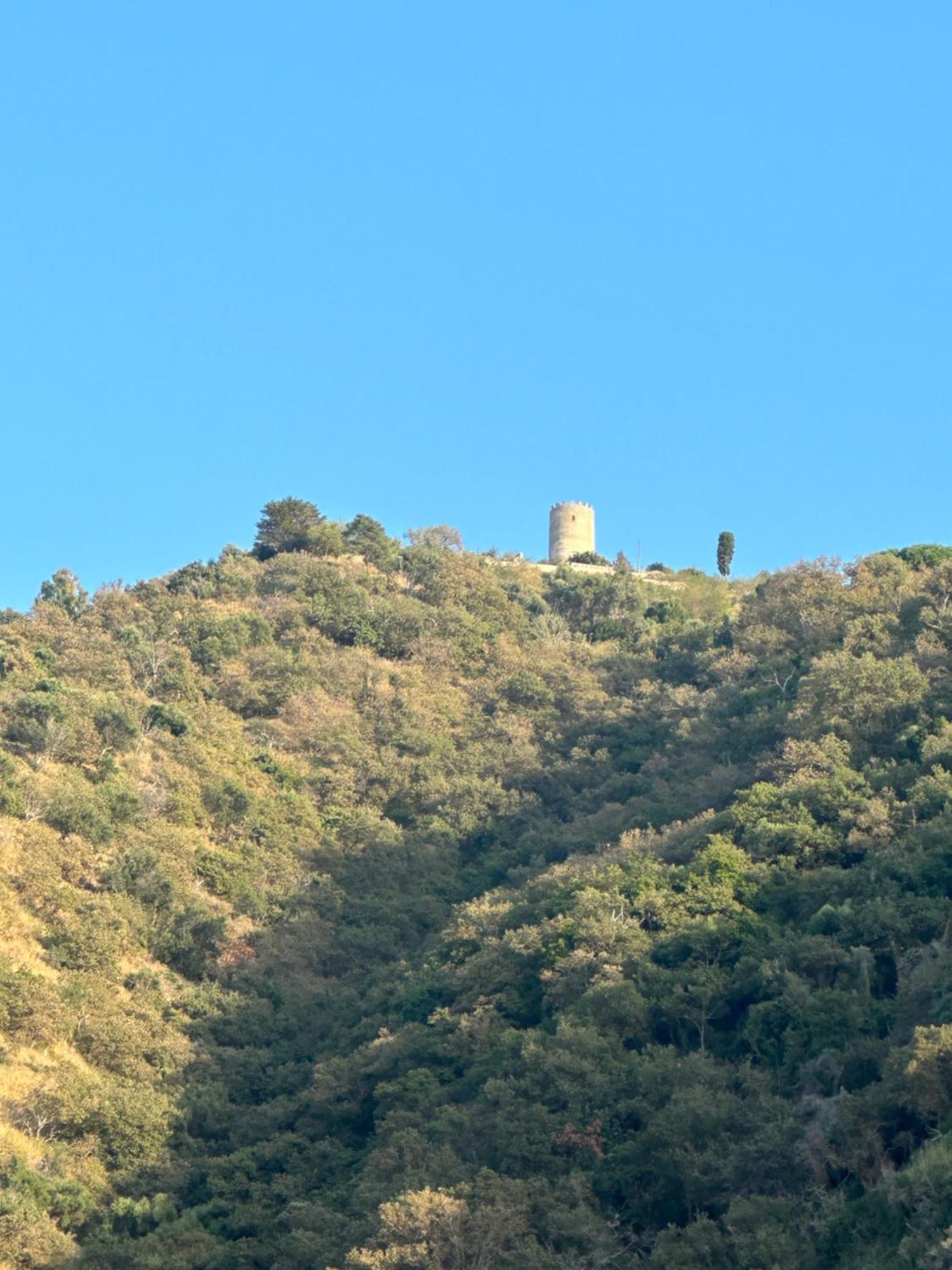 Vento Di Mare Aparthotel Piraino Bagian luar foto