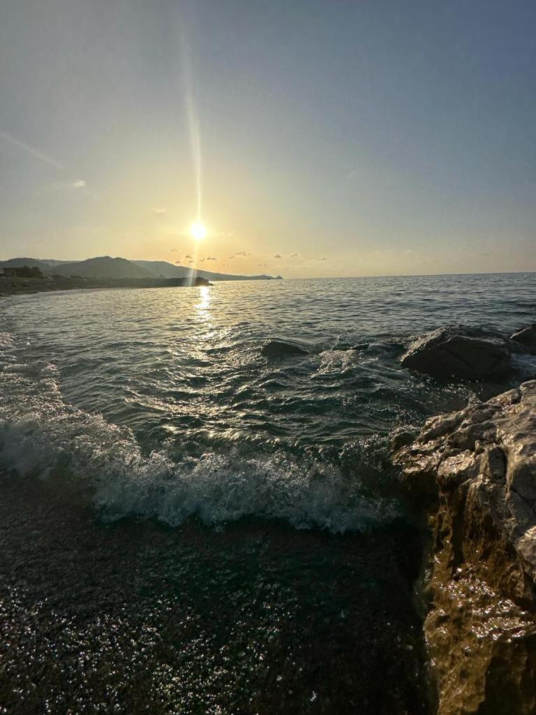 Vento Di Mare Aparthotel Piraino Bagian luar foto